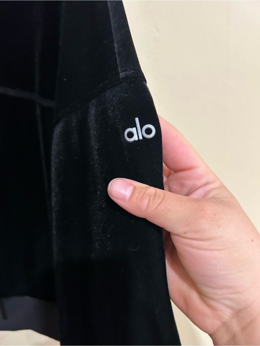 Alo Velour Crop Hoodie XS - Picture 4 of 6